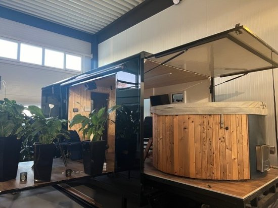 Izabella Wellnessanhänger mit Sauna und Whirlpool, Stromaggregat - Rulotă: Foto 1 Izabella Wellnessanhänger mit Sauna und Whirlpool, Stromaggregat - Rulotă: Foto 1