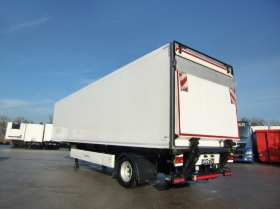 Krone SZ/K Carrier Maxima 1300 1-achsauflieger mit Hebebühne - Semiremorcă izoterma: Foto 4 Krone SZ/K Carrier Maxima 1300 1-achsauflieger mit Hebebühne - Semiremorcă izoterma: Foto 4