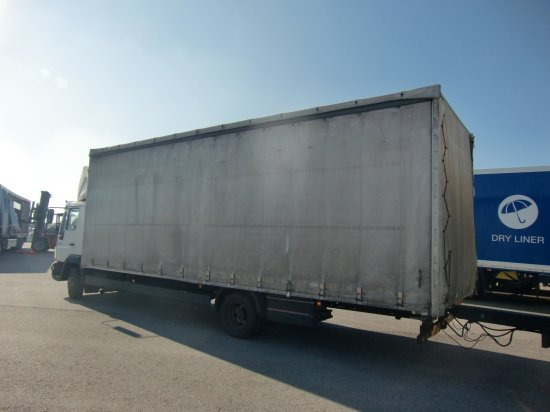 MAN LE 8.220 4x2 BL Planenaufbau + Anhänger Komplettzug - Camion cu prelată: Foto 4 MAN LE 8.220 4x2 BL Planenaufbau + Anhänger Komplettzug - Camion cu prelată: Foto 4