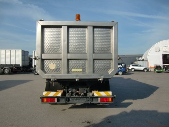 MAN 19.342 Tierkörperverwertung Sonderaufbau, Blattgefedert - Maşina comunala, Camion: Foto 5 MAN 19.342 Tierkörperverwertung Sonderaufbau, Blattgefedert - Maşina comunala, Camion: Foto 5