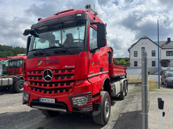 Mercedes-Benz AROCS 3552 963-2F Epsilon M100L86 Kran ? Leistungsstarker Holzladekran mit hoher Reichweite - Camion cu macara: Foto 1 Mercedes-Benz AROCS 3552 963-2F Epsilon M100L86 Kran ? Leistungsstarker Holzladekran mit hoher Reichweite - Camion cu macara: Foto 1