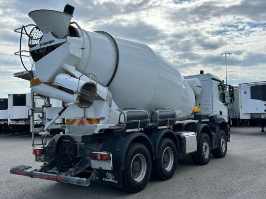 Mercedes-Benz Arocs 3743, 8x4 Betonmischer, Euro 6, 9m³ Liebherr Mischer - Autobetonieră: Foto 3 Mercedes-Benz Arocs 3743, 8x4 Betonmischer, Euro 6, 9m³ Liebherr Mischer - Autobetonieră: Foto 3