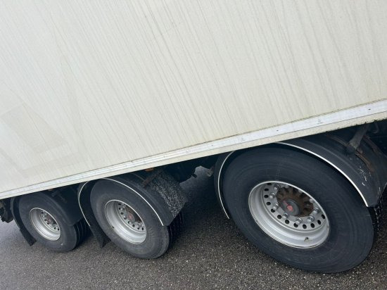 Semiremorcă furgon Pacton TRD 345, 3-Achs Rollboden, Kofferauflieger, Förderband, 2xLenkachse!: Foto 11 Semiremorcă furgon Pacton TRD 345, 3-Achs Rollboden, Kofferauflieger, Förderband, 2xLenkachse!: Foto 11
