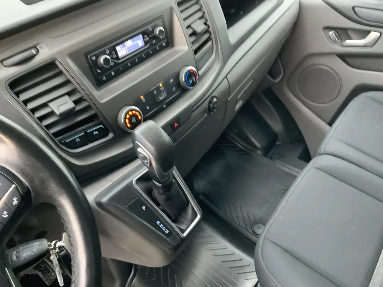 Ford Transit Custom 280 2.0 TDCI L1H1 Automaat Dub Schuifdeur Side Bar - Dubă: Foto 5 Ford Transit Custom 280 2.0 TDCI L1H1 Automaat Dub Schuifdeur Side Bar - Dubă: Foto 5