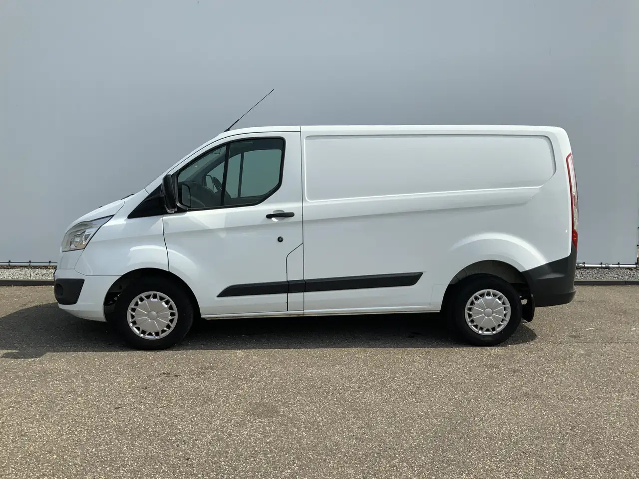 Ford Transit Custom 290 2.2 TDCI L1H2 Trend Airco Cruise 3 Zits Trekha - Dubă: Foto 3 Ford Transit Custom 290 2.2 TDCI L1H2 Trend Airco Cruise 3 Zits Trekha - Dubă: Foto 3