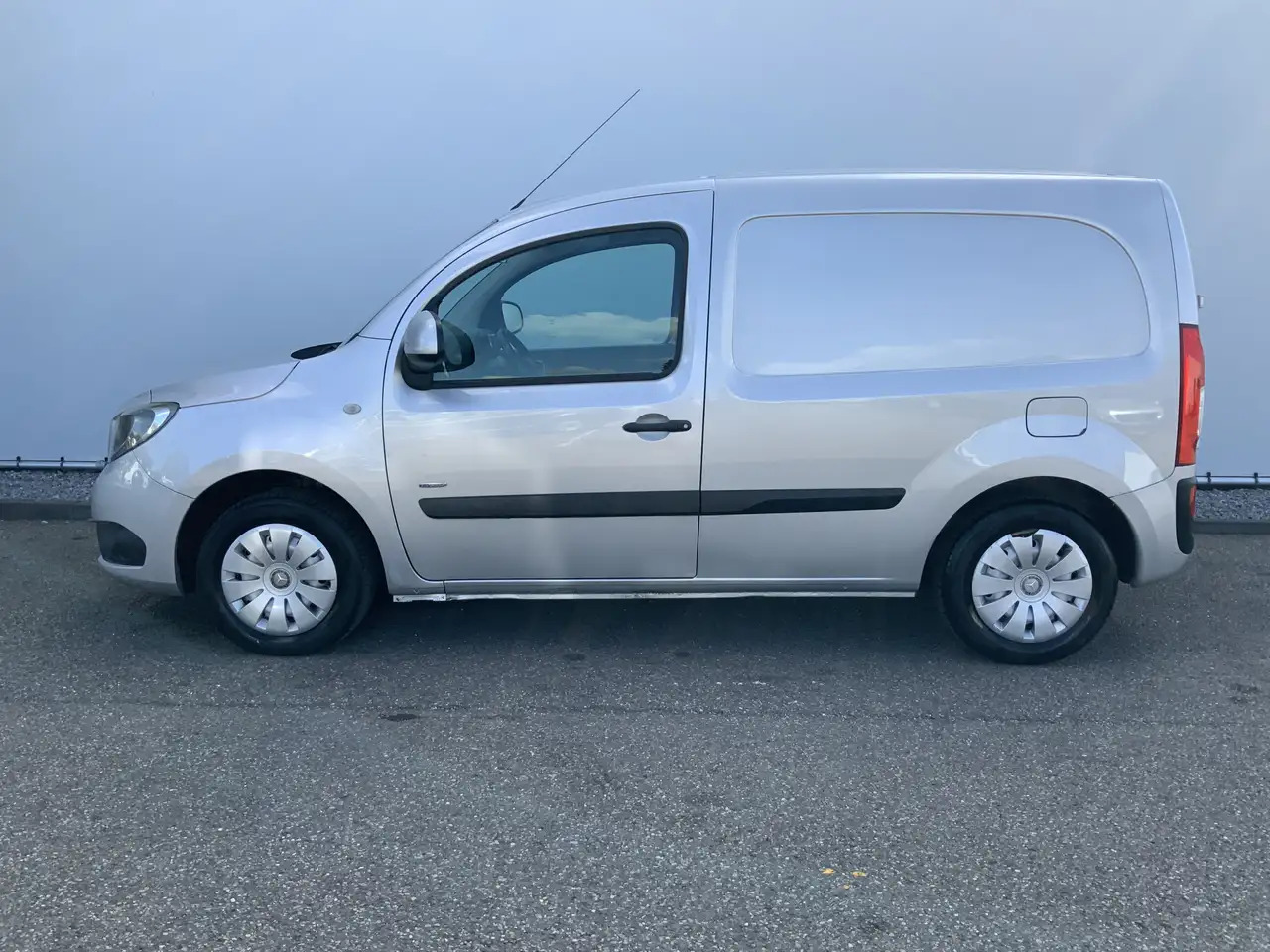 Mercedes-Benz Citan 109 CDI BlueEFFICIENCY Airco Cruise Euro 5 - Autoutilitară compactă: Foto 3 Mercedes-Benz Citan 109 CDI BlueEFFICIENCY Airco Cruise Euro 5 - Autoutilitară compactă: Foto 3