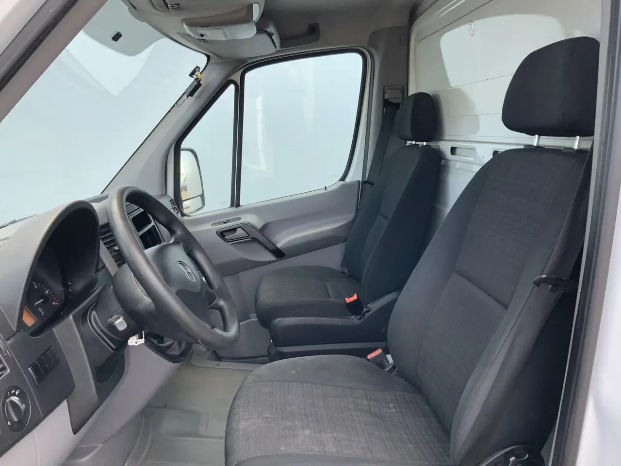 Mercedes-Benz Sprinter 311 2.2 CDI 366 ijsAuto - 40 C. Deuren 10 Euro 6 - Autoutilitară frigorifica: Foto 4 Mercedes-Benz Sprinter 311 2.2 CDI 366 ijsAuto - 40 C. Deuren 10 Euro 6 - Autoutilitară frigorifica: Foto 4