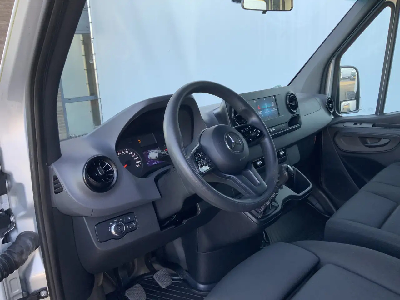 Mercedes-Benz Sprinter 314 2.2 CDI L2H2 Airco Cruise 3 Zits Trekhaak 2000 - Dubă: Foto 4 Mercedes-Benz Sprinter 314 2.2 CDI L2H2 Airco Cruise 3 Zits Trekhaak 2000 - Dubă: Foto 4