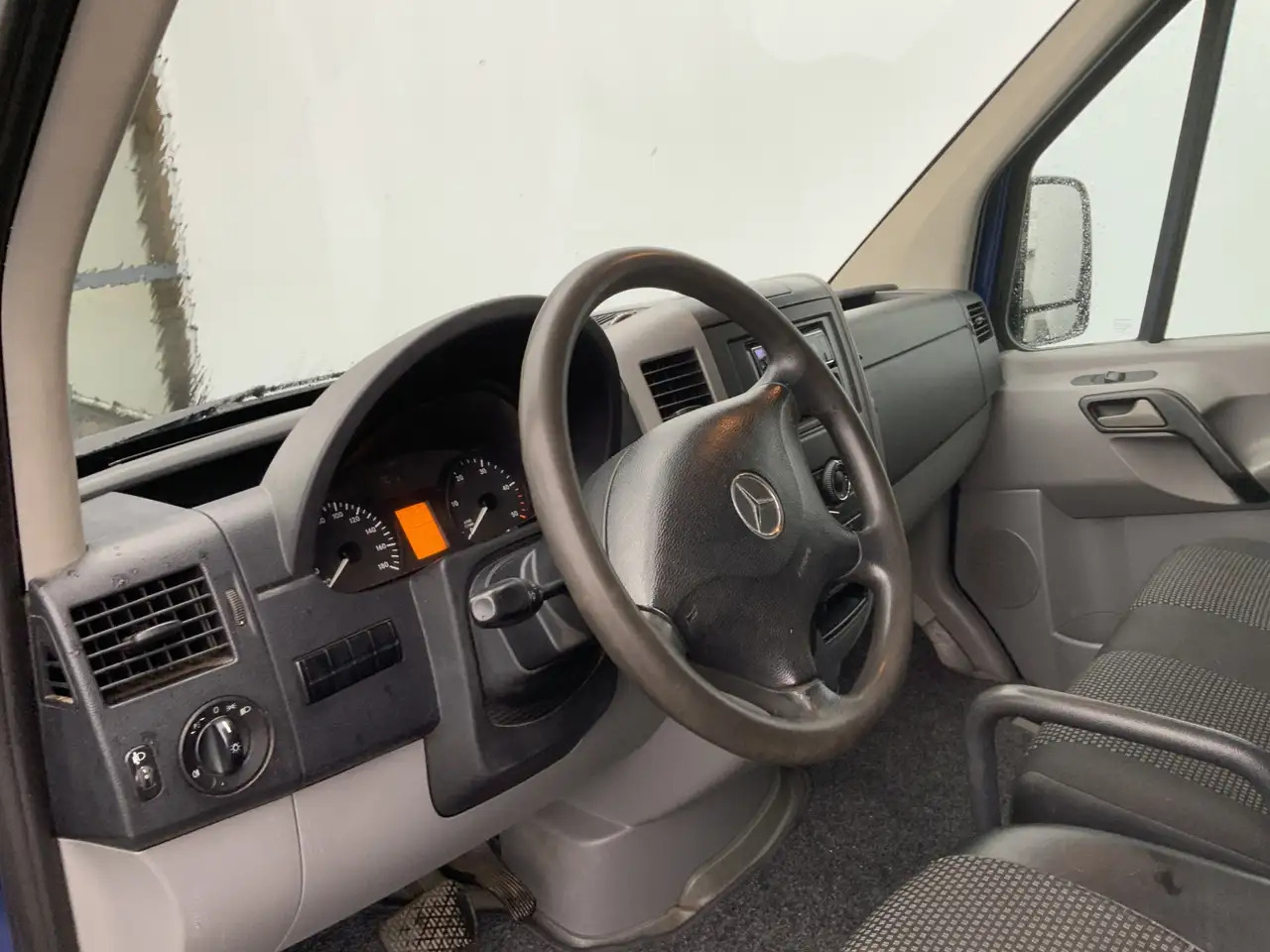 Mercedes-Benz Sprinter 518 3.0 CDI 366 L2H2 Automaat Airco 3 Zits Trekhaa - Dubă: Foto 5 Mercedes-Benz Sprinter 518 3.0 CDI 366 L2H2 Automaat Airco 3 Zits Trekhaa - Dubă: Foto 5