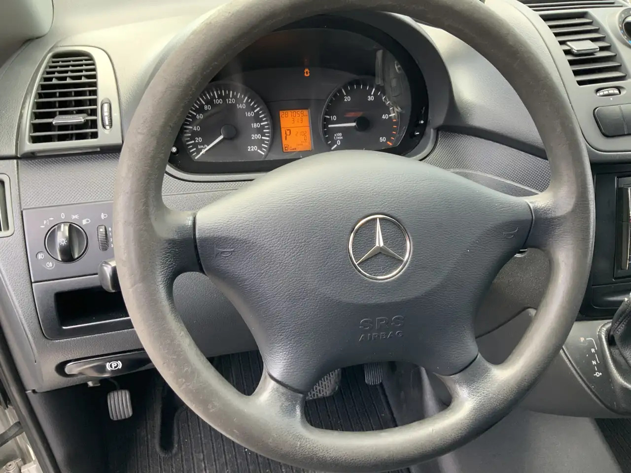 Mercedes-Benz Vito 122 CDI Automaat Koel Auto werkt 100 % 0.gr Airco - Autoutilitară frigorifica: Foto 4 Mercedes-Benz Vito 122 CDI Automaat Koel Auto werkt 100 % 0.gr Airco - Autoutilitară frigorifica: Foto 4