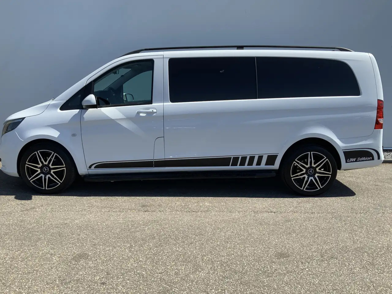 Mercedes-Benz Vito Tourer XL 114 CDI Autom. Airco Cruise Camera Alu V - Dubă: Foto 4 Mercedes-Benz Vito Tourer XL 114 CDI Autom. Airco Cruise Camera Alu V - Dubă: Foto 4