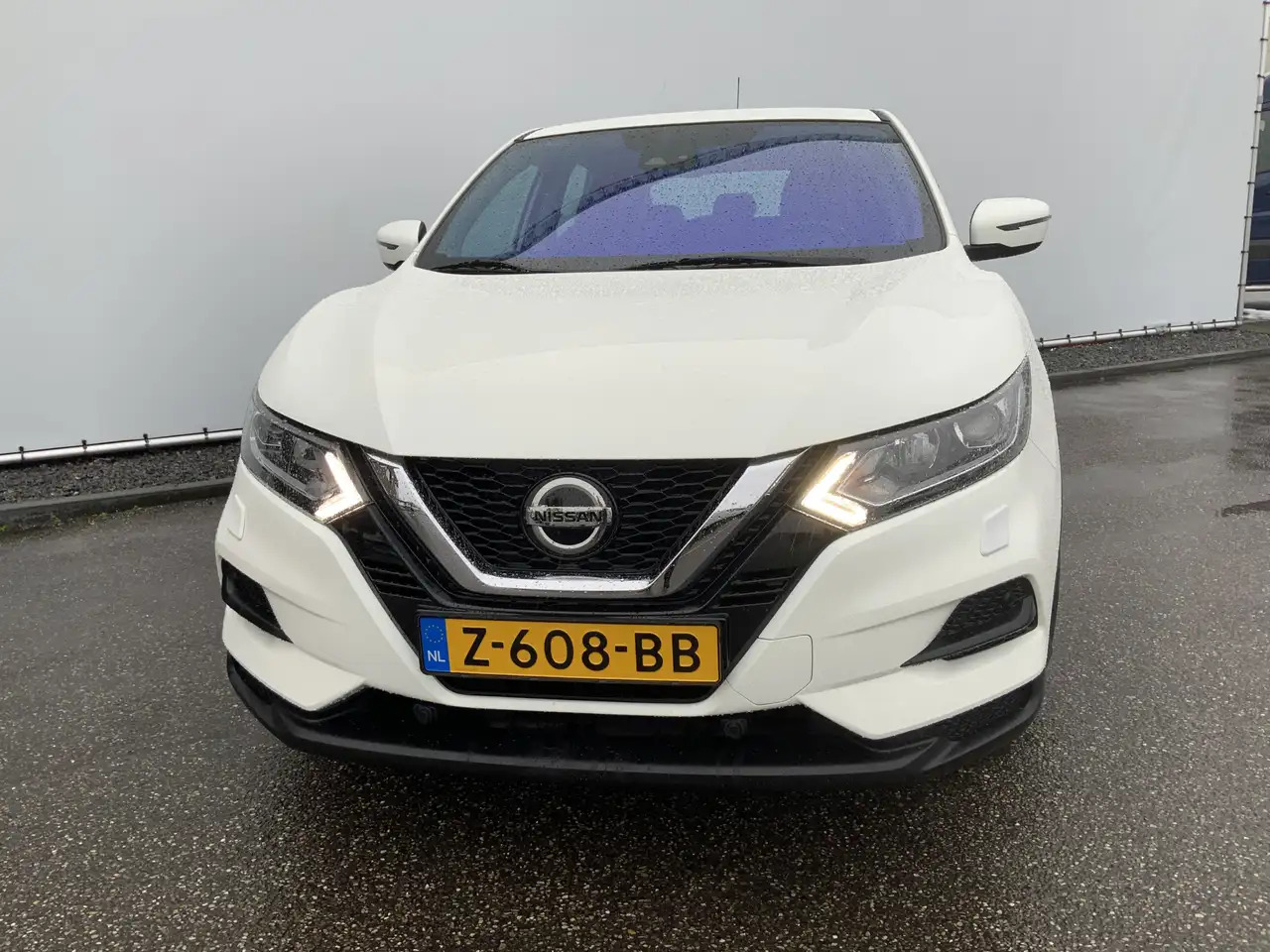 Nissan Qashqai 1.3 DIG-T Visia A SUV Airco Cruise Groot Scherm Na - SUV: Foto 2 Nissan Qashqai 1.3 DIG-T Visia A SUV Airco Cruise Groot Scherm Na - SUV: Foto 2