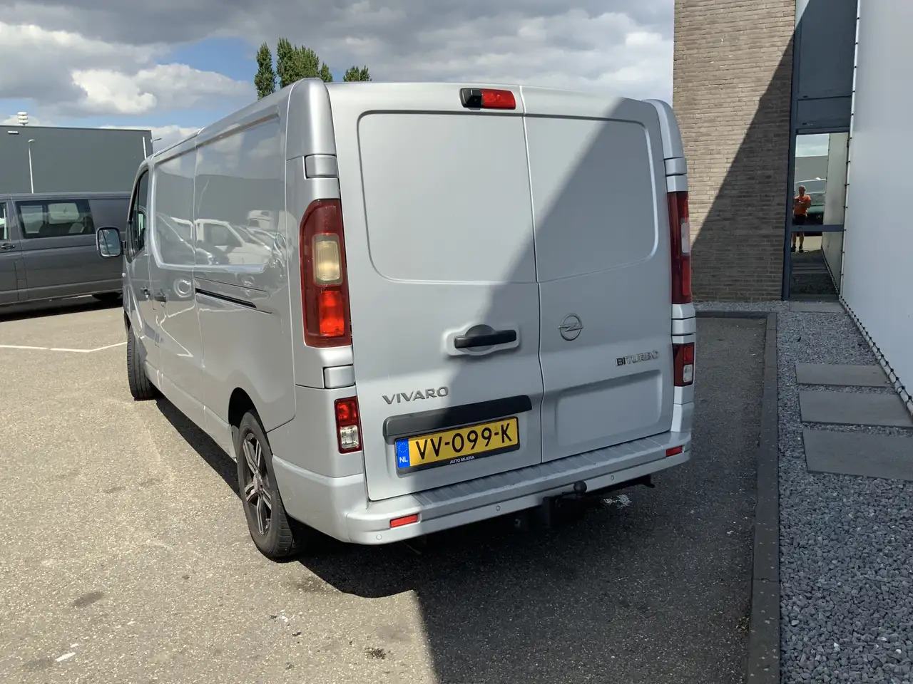 Opel Vivaro 1.6 CDTI L2H1 Sport EcoFlex (MOTOR DEFECT !!!!)Air - Dubă: Foto 3 Opel Vivaro 1.6 CDTI L2H1 Sport EcoFlex (MOTOR DEFECT !!!!)Air - Dubă: Foto 3