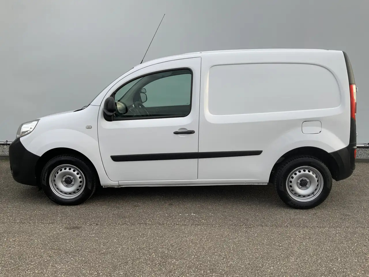 Renault Kangoo 1.5 dCi 90 Energy Luxe Airco Cruise Euro 6 - Autoutilitară compactă: Foto 3 Renault Kangoo 1.5 dCi 90 Energy Luxe Airco Cruise Euro 6 - Autoutilitară compactă: Foto 3