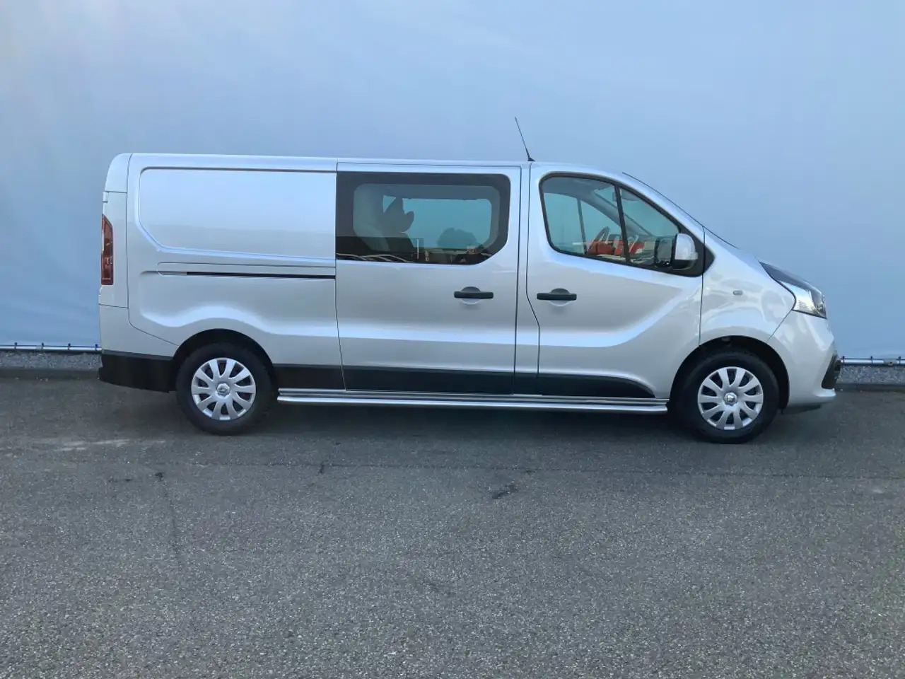Renault Trafic 1.6 dCi T29 L2H1 Dub Cab Airco Camera Navi Trekhaa - Autoutilitară cabină dublă: Foto 4 Renault Trafic 1.6 dCi T29 L2H1 Dub Cab Airco Camera Navi Trekhaa - Autoutilitară cabină dublă: Foto 4