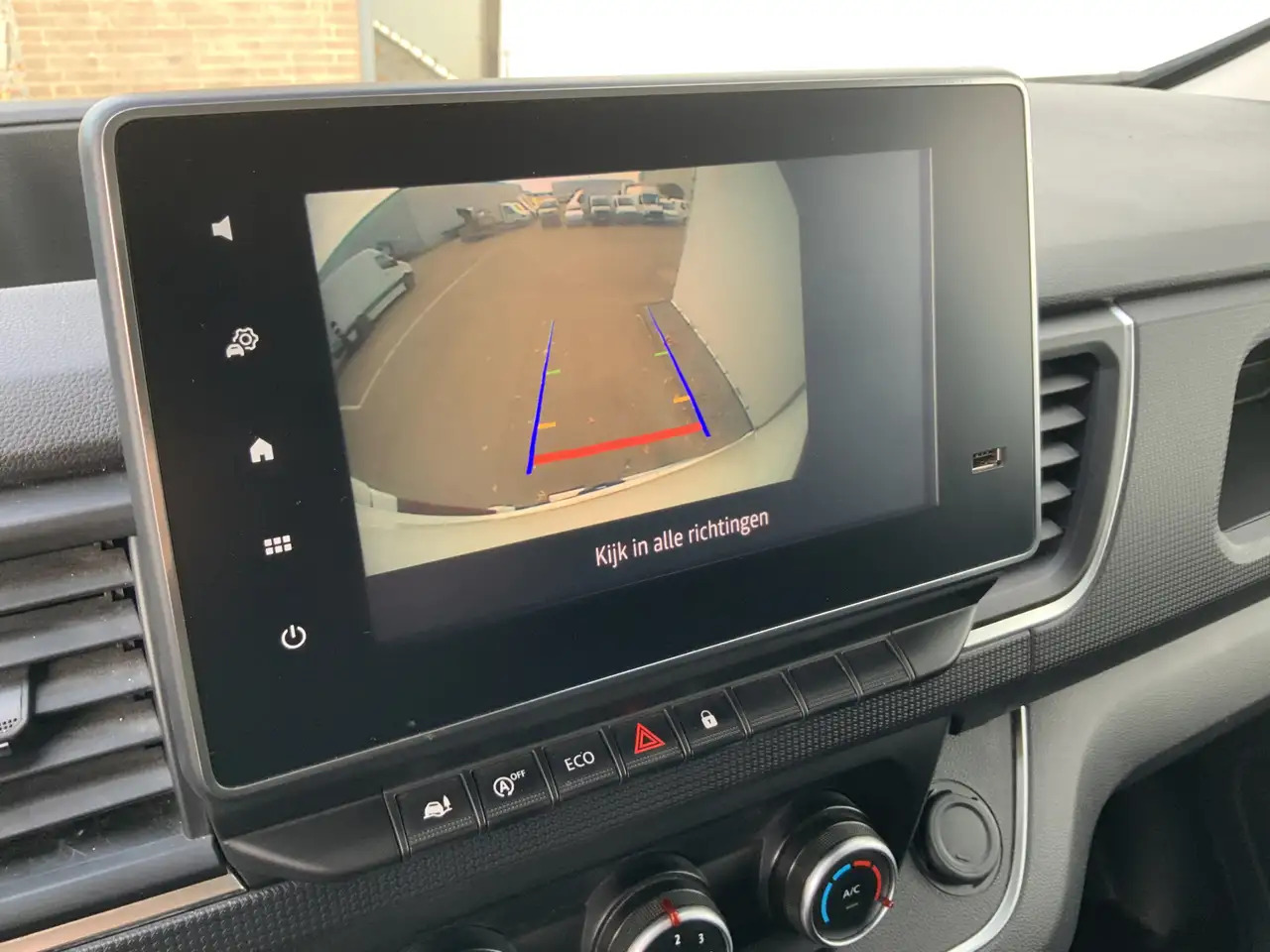 Dubă Renault Trafic 2.0 dCi 130 T30 L2H1 Work Edition Airco Cruise Nav: Foto 11 Dubă Renault Trafic 2.0 dCi 130 T30 L2H1 Work Edition Airco Cruise Nav: Foto 11