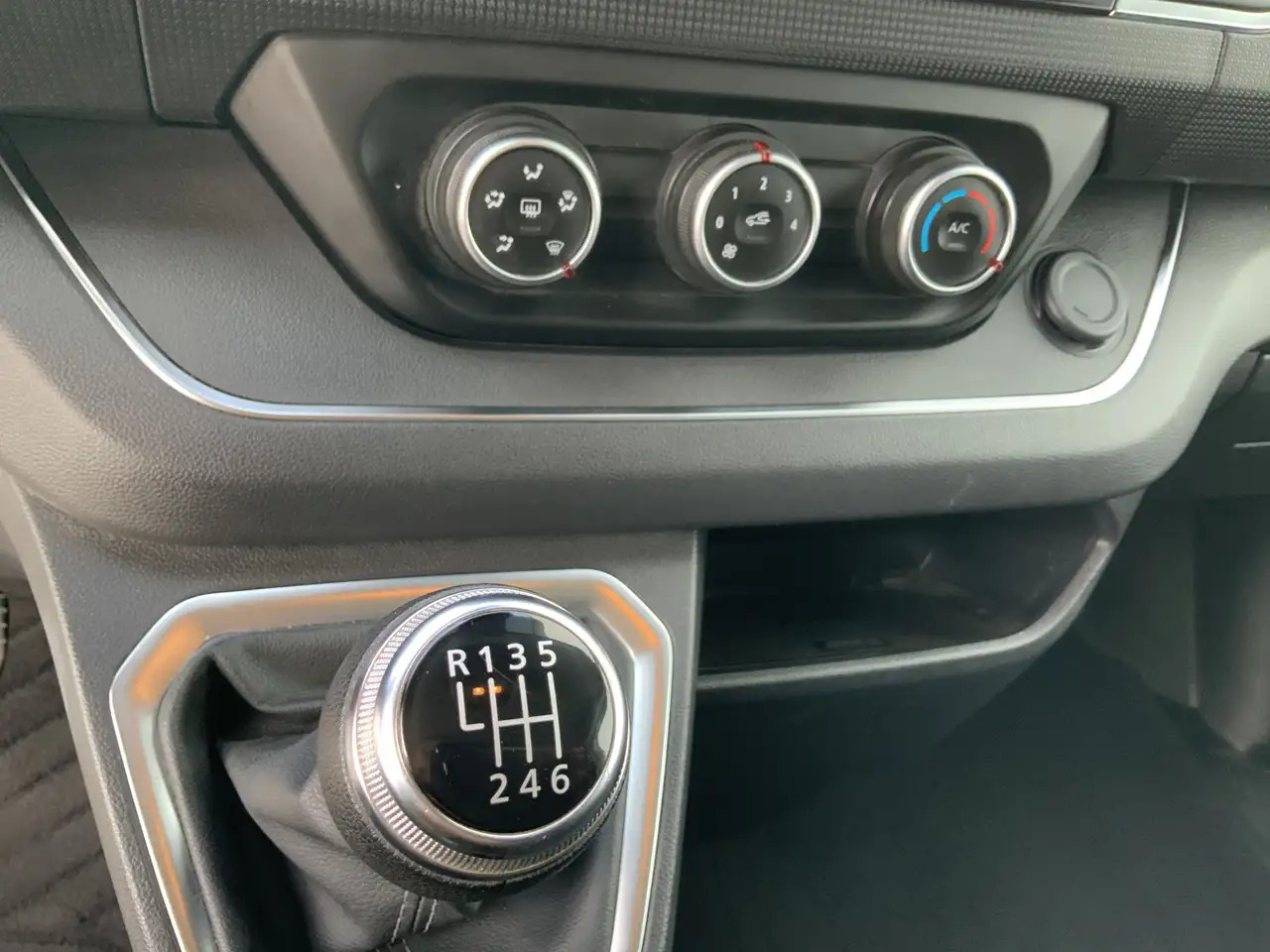 Dubă Renault Trafic 2.0 dCi 130 T30 L2H1 Work Edition Airco Cruise Nav: Foto 12 Dubă Renault Trafic 2.0 dCi 130 T30 L2H1 Work Edition Airco Cruise Nav: Foto 12