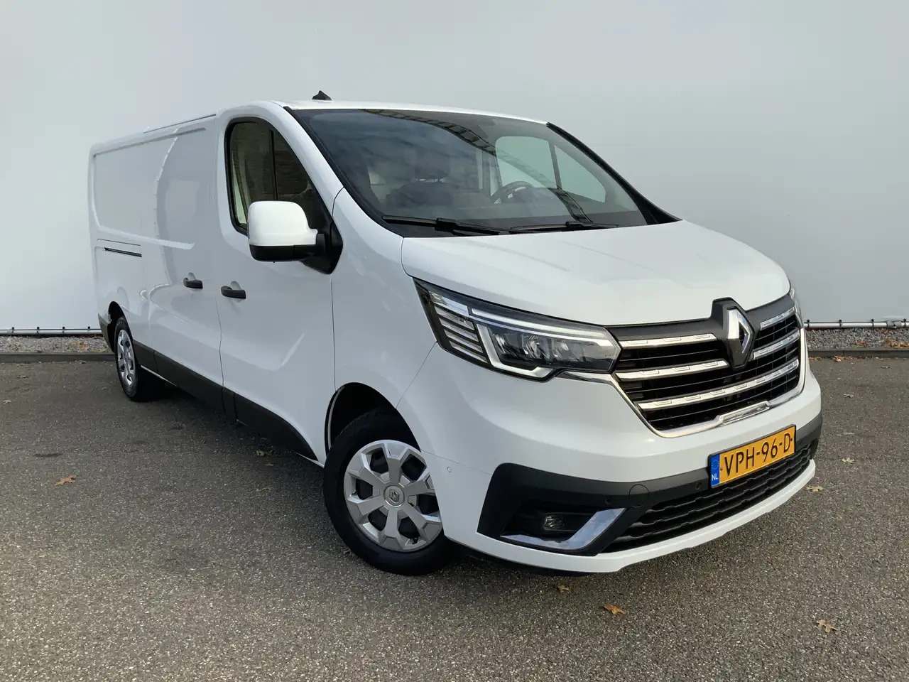 Dubă Renault Trafic 2.0 dCi 130 T30 L2H1 Work Edition Airco Cruise Nav: Foto 15 Dubă Renault Trafic 2.0 dCi 130 T30 L2H1 Work Edition Airco Cruise Nav: Foto 15