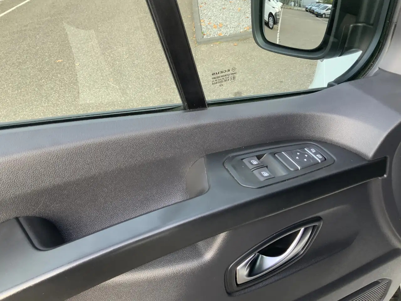 Dubă Renault Trafic 2.0 dCi 130 T30 L2H1 Work Edition Airco Cruise Nav: Foto 6 Dubă Renault Trafic 2.0 dCi 130 T30 L2H1 Work Edition Airco Cruise Nav: Foto 6