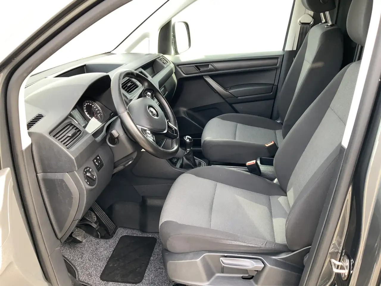 Volkswagen Caddy 2.0 TDI L2H1 BMT Maxi Exclusive Edtion Airco Navi - Autoutilitară compactă: Foto 4 Volkswagen Caddy 2.0 TDI L2H1 BMT Maxi Exclusive Edtion Airco Navi - Autoutilitară compactă: Foto 4