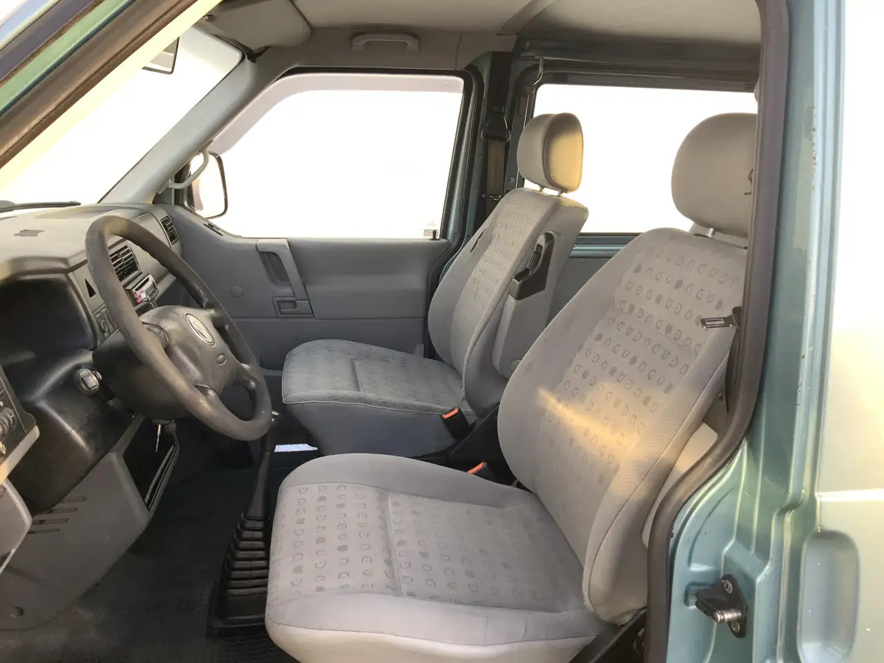 Volkswagen MARGE ! 2.5 TDI 292 Dub Cab 5 Zits Airco Cruise Tr - Autoutilitară cabină dublă: Foto 4 Volkswagen MARGE ! 2.5 TDI 292 Dub Cab 5 Zits Airco Cruise Tr - Autoutilitară cabină dublă: Foto 4