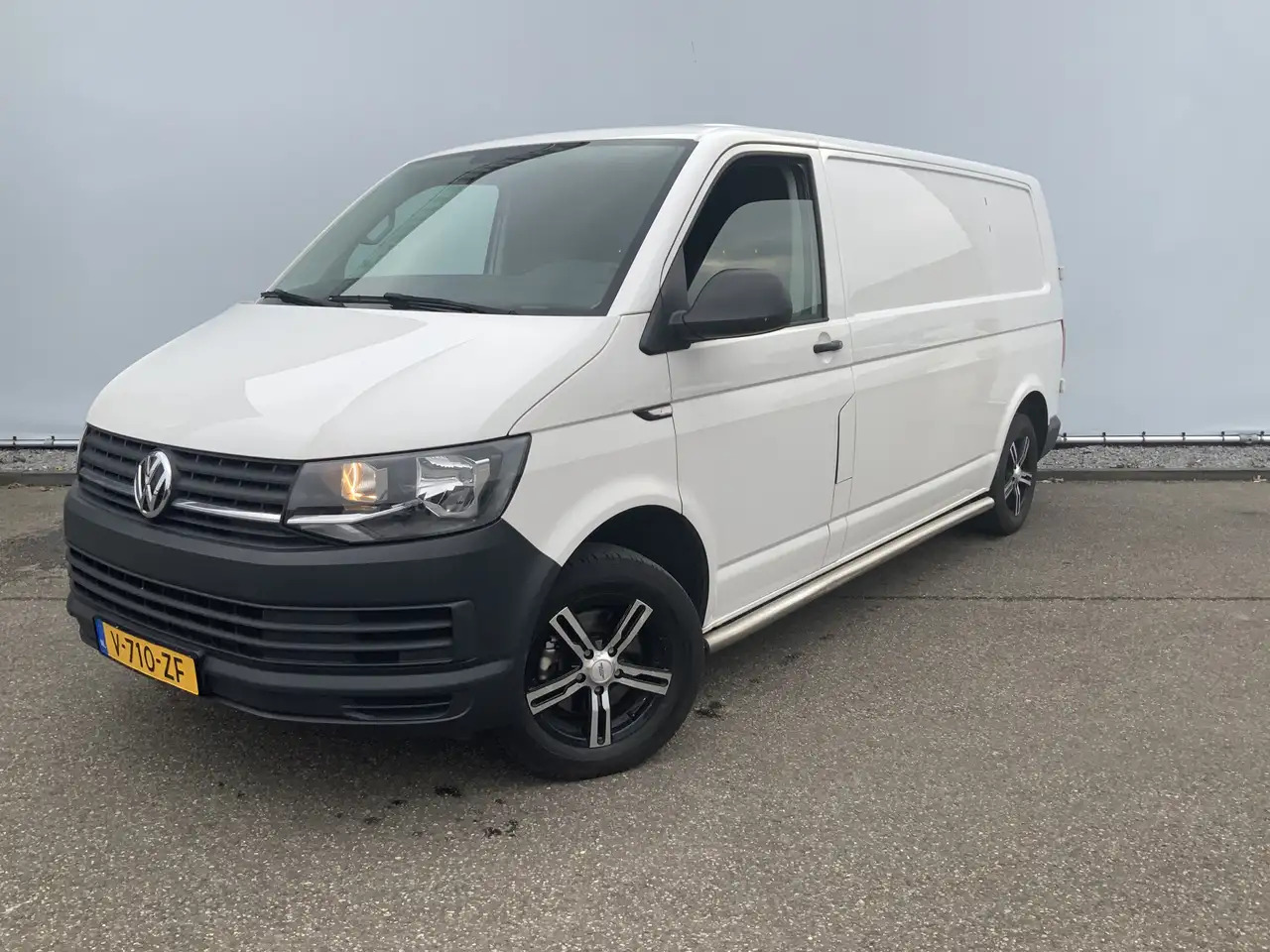 Volkswagen T6 Transporter 2.0 TDI L2H1 Airco Navi Trekhaak 2200 kg 3 Zits Al - Dubă: Foto 1 Volkswagen T6 Transporter 2.0 TDI L2H1 Airco Navi Trekhaak 2200 kg 3 Zits Al - Dubă: Foto 1