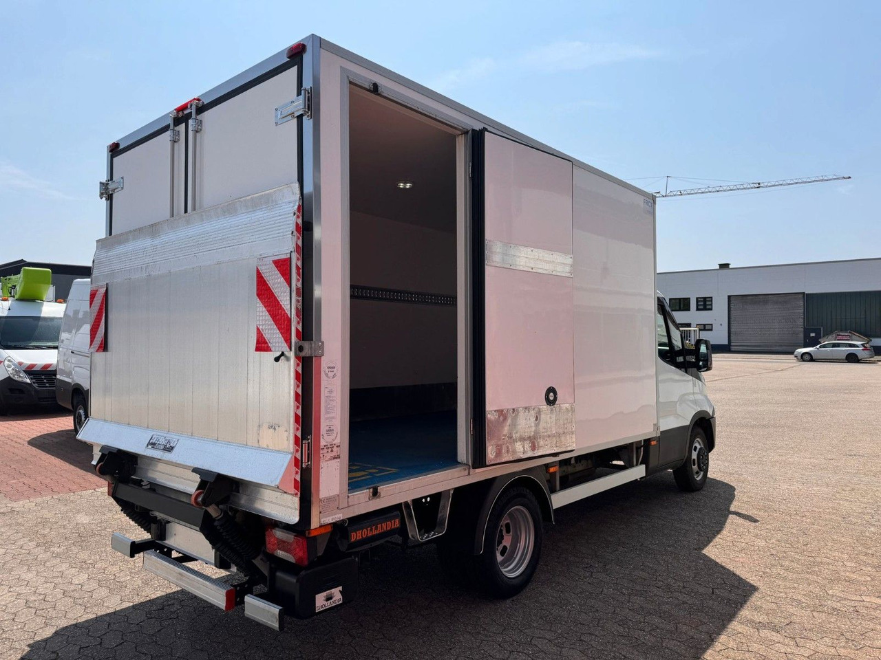 Iveco Daily 35C16 Tiefkühlkoffer Carrier Pulsor350 LWB - Autoutilitară frigorifica: Foto 5 Iveco Daily 35C16 Tiefkühlkoffer Carrier Pulsor350 LWB - Autoutilitară frigorifica: Foto 5