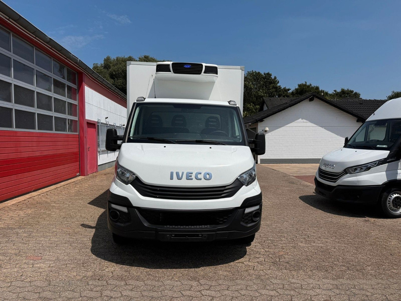 Iveco Daily 35C16 Tiefkühlkoffer Carrier Pulsor350 LWB - Autoutilitară frigorifica: Foto 2 Iveco Daily 35C16 Tiefkühlkoffer Carrier Pulsor350 LWB - Autoutilitară frigorifica: Foto 2
