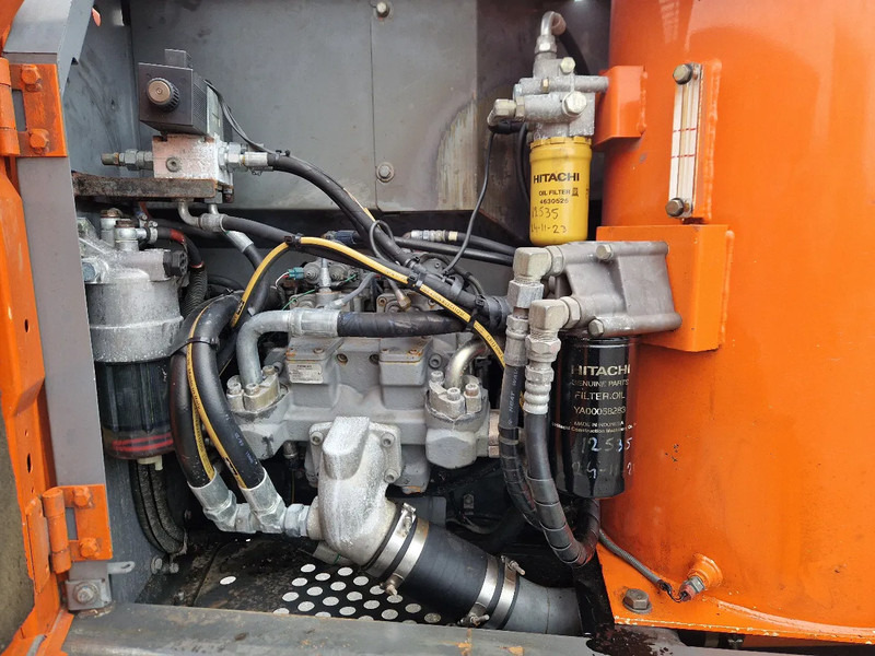 Hitachi ZX160LC-3 met zeer net rijwerk - Excavator pe şenile: Foto 5 Hitachi ZX160LC-3 met zeer net rijwerk - Excavator pe şenile: Foto 5