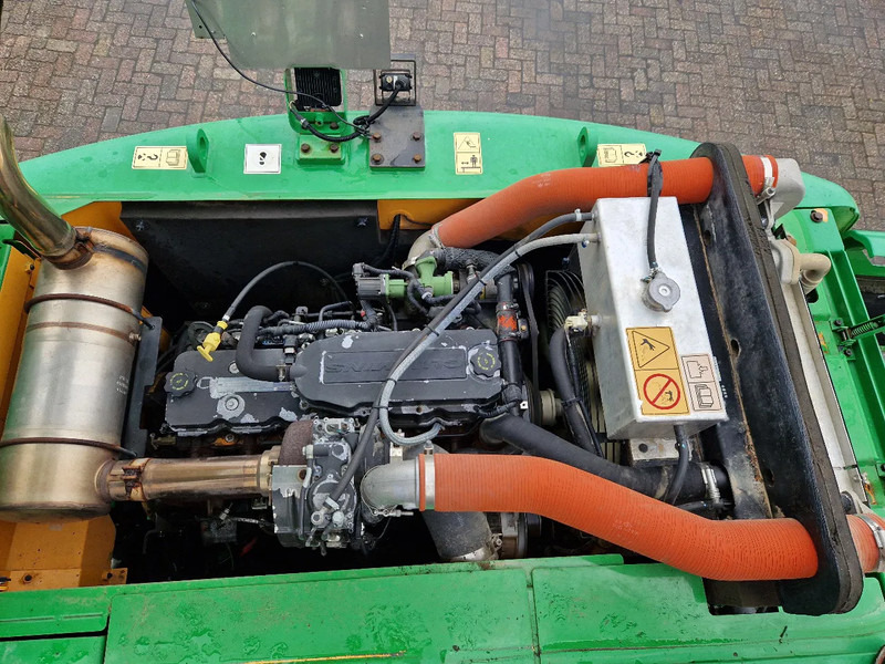 Hyundai Robex 160W-9A met 6-cilinder Cummins motor - Excavator pe roţi: Foto 5 Hyundai Robex 160W-9A met 6-cilinder Cummins motor - Excavator pe roţi: Foto 5