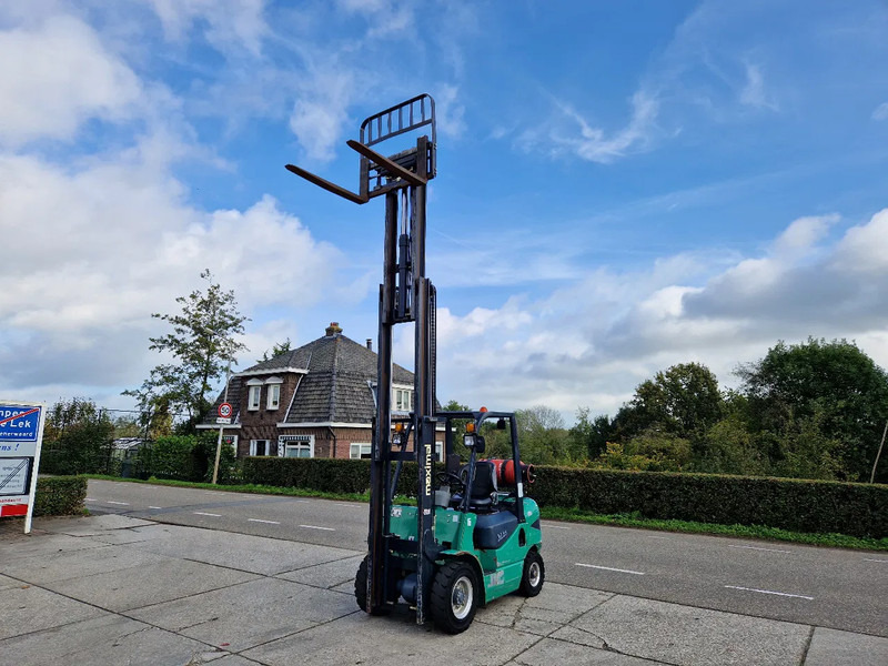 Maximal Nissan Zhejiang 2.5 ton LPG LOW HOURS - Stivuitor GPL: Foto 1 Maximal Nissan Zhejiang 2.5 ton LPG LOW HOURS - Stivuitor GPL: Foto 1