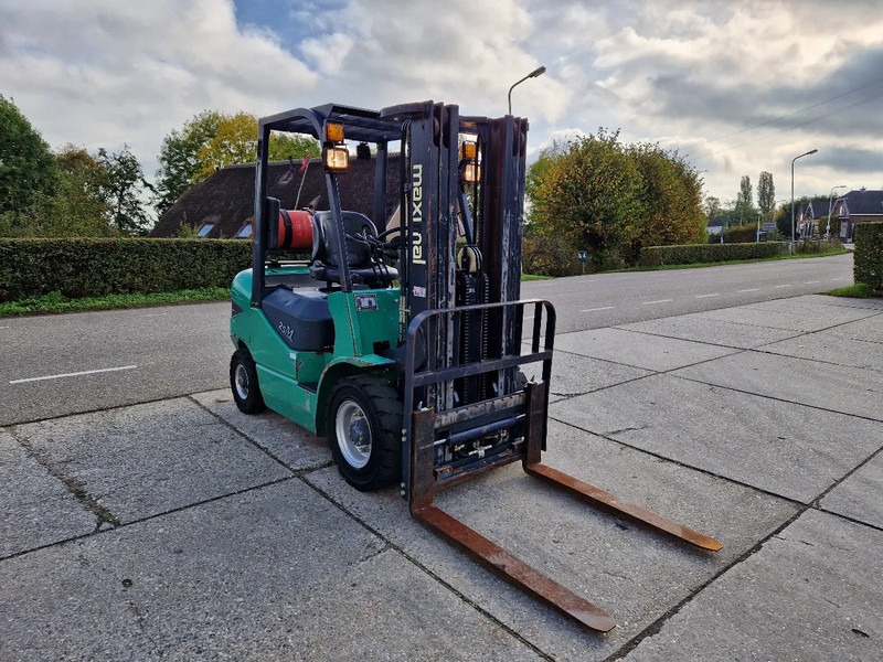 Maximal Nissan Zhejiang 2.5 ton LPG LOW HOURS - Stivuitor GPL: Foto 3 Maximal Nissan Zhejiang 2.5 ton LPG LOW HOURS - Stivuitor GPL: Foto 3