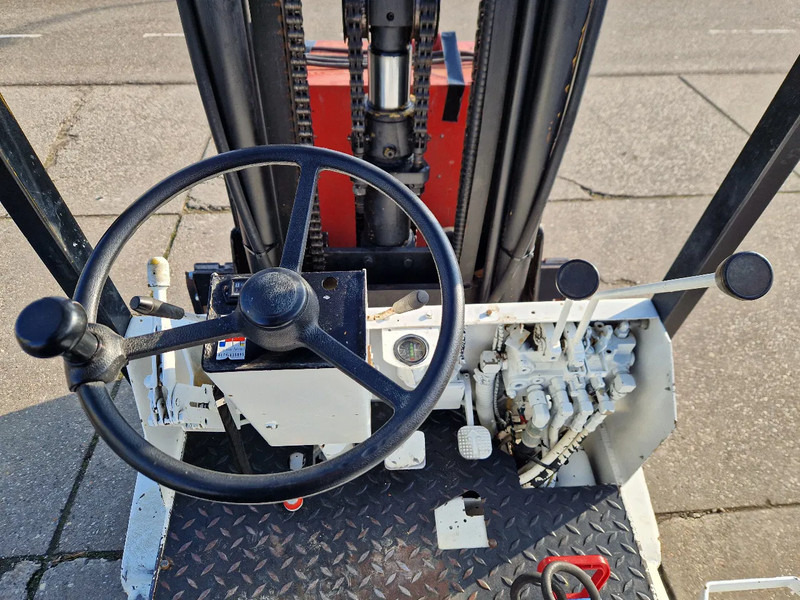 Yale 4.5 ton elektrisch triplomast - Electrostivuitor: Foto 5 Yale 4.5 ton elektrisch triplomast - Electrostivuitor: Foto 5