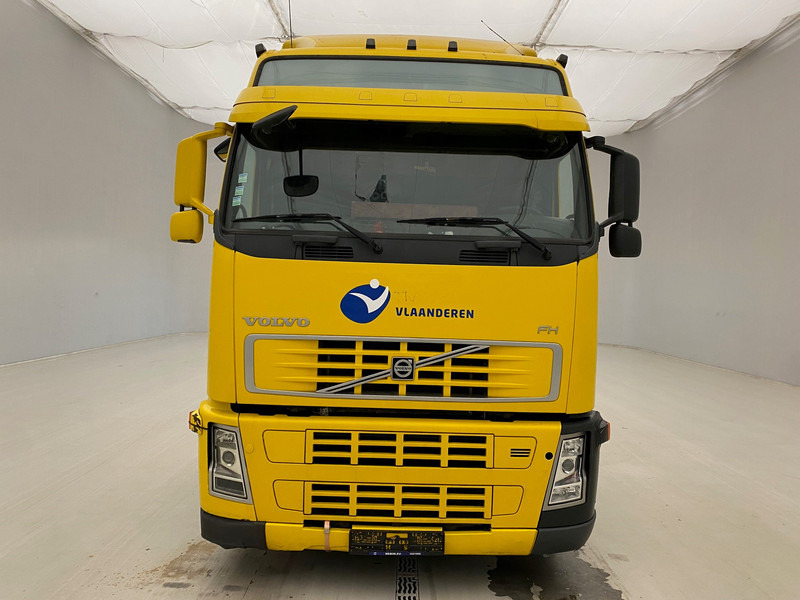 Volvo FH 400 Globetrotter - Cap tractor: Foto 2 Volvo FH 400 Globetrotter - Cap tractor: Foto 2
