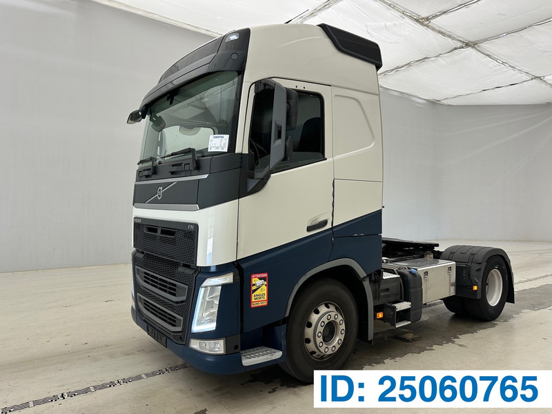 Volvo FH 420 Globetrotter - ADR - Cap tractor: Foto 1 Volvo FH 420 Globetrotter - ADR - Cap tractor: Foto 1