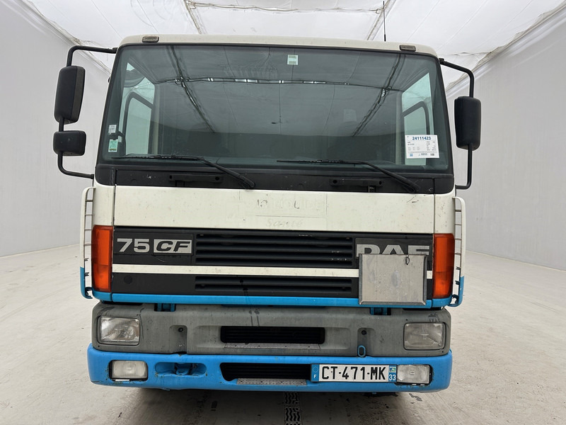 DAF CF75.250* - Camion platformă, Camion cu macara: Foto 2 DAF CF75.250* - Camion platformă, Camion cu macara: Foto 2