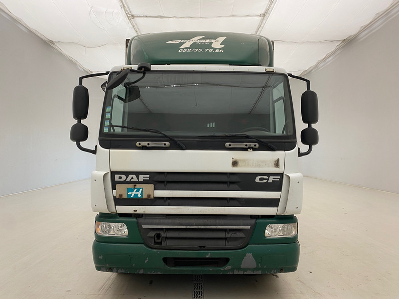 DAF CF75.250 - damaged engine* - Camion furgon: Foto 2 DAF CF75.250 - damaged engine* - Camion furgon: Foto 2