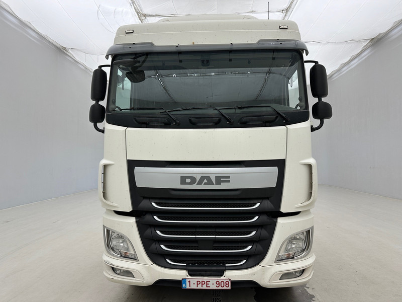 DAF XF 460 Space Cab - Camion şasiu: Foto 2 DAF XF 460 Space Cab - Camion şasiu: Foto 2