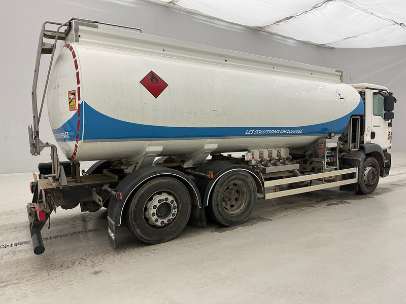 MAN TGM 26.340 - 6x2 - Camion cisternă: Foto 4 MAN TGM 26.340 - 6x2 - Camion cisternă: Foto 4