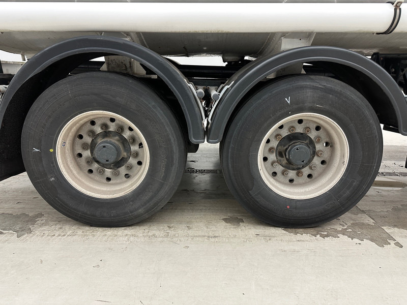 Remorcă cisternă Magyar Alu tank 22000 L: Foto 7 Remorcă cisternă Magyar Alu tank 22000 L: Foto 7