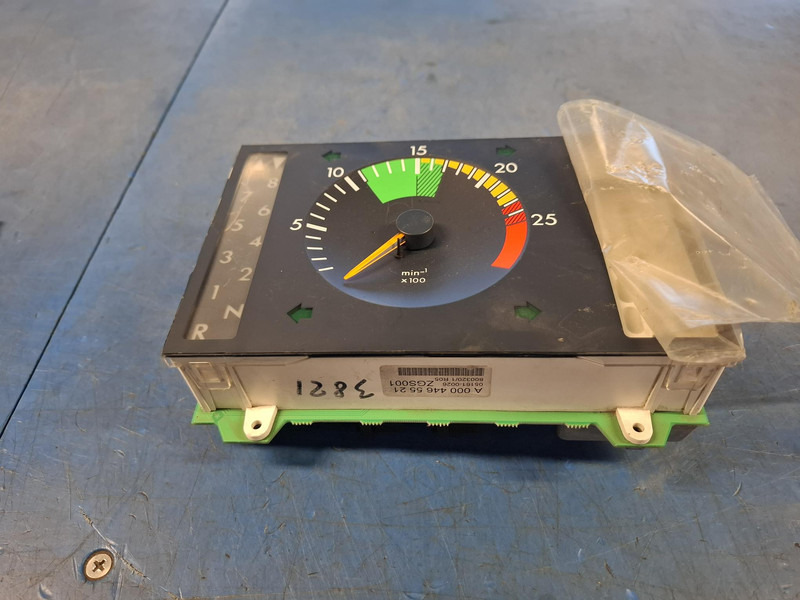 Mercedes-Benz A0004465521 Toerenteller A0004465521 - Tablou de bord pentru Camion: Foto 1 Mercedes-Benz A0004465521 Toerenteller A0004465521 - Tablou de bord pentru Camion: Foto 1