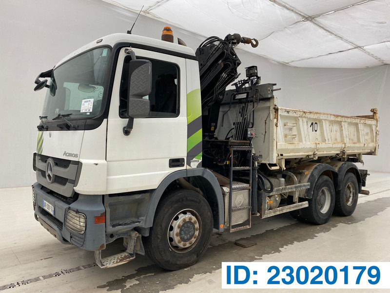 Mercedes-Benz Actros 3336 - 6x4 - Camion basculantă, Camion cu macara: Foto 1 Mercedes-Benz Actros 3336 - 6x4 - Camion basculantă, Camion cu macara: Foto 1