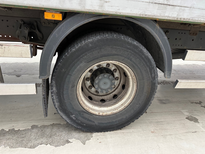 Mercedes-Benz Atego 1823 - Camion cu prelată: Foto 4 Mercedes-Benz Atego 1823 - Camion cu prelată: Foto 4