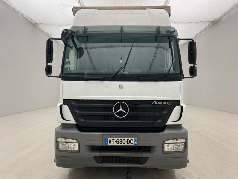 Mercedes-Benz Axor 1824 - Camion cu prelată: Foto 2 Mercedes-Benz Axor 1824 - Camion cu prelată: Foto 2