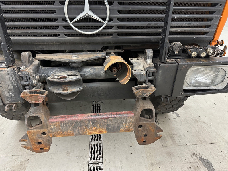 Mercedes-Benz Unimog U427 - Camion basculantă: Foto 3 Mercedes-Benz Unimog U427 - Camion basculantă: Foto 3