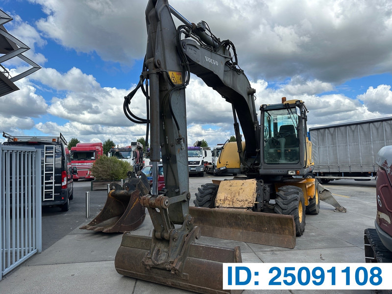 Volvo EW140 - Excavator pe roţi: Foto 1 Volvo EW140 - Excavator pe roţi: Foto 1
