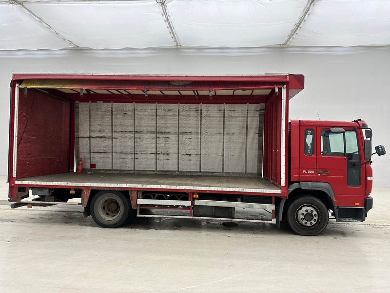 Volvo FL 220 - Camion cu prelată: Foto 4 Volvo FL 220 - Camion cu prelată: Foto 4
