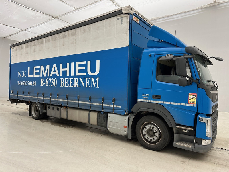 Volvo FM 330 - Camion cu prelată: Foto 3 Volvo FM 330 - Camion cu prelată: Foto 3