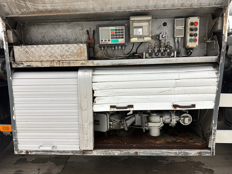 Camion cisternă Volvo FM400: Foto 8 Camion cisternă Volvo FM400: Foto 8