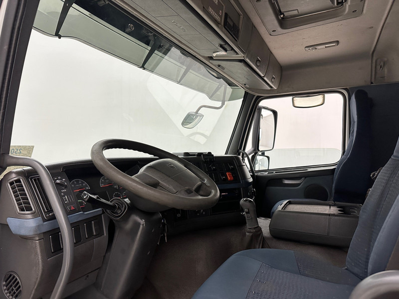 Camion cisternă Volvo FM400: Foto 9 Camion cisternă Volvo FM400: Foto 9